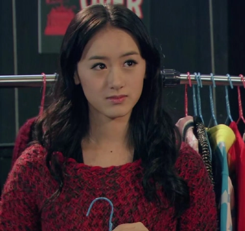 《爱情公寓》的"最甜客串"说的是她,今穿件西装出街,酷到飞起