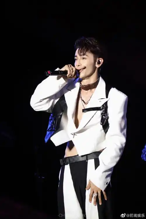 汪东城41岁身材管理