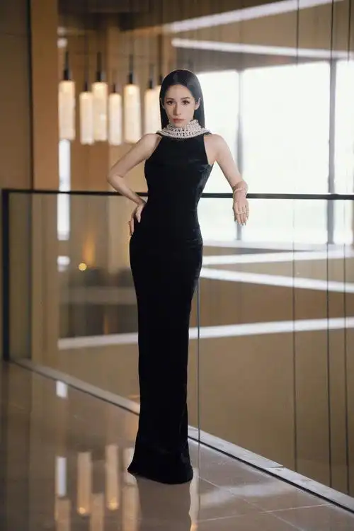 萧亚轩轩然归零发布会##萧亚轩礼服反穿##美出圈