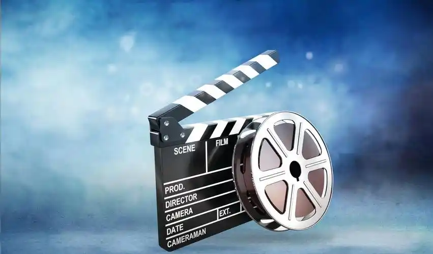 无法出门旅游宅假期拉动平台影视播放