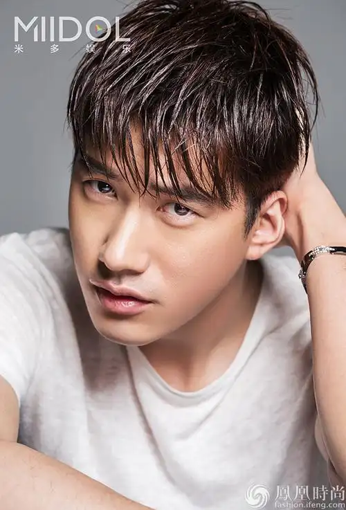 看型男吴建飞 夏日补水大作战