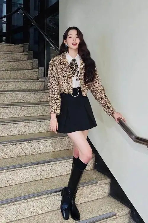 张元英全身新闻生图