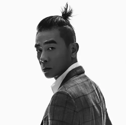 恭喜!陈小春时隔多年终于传来喜讯,本人亲自晒照证实,好激动