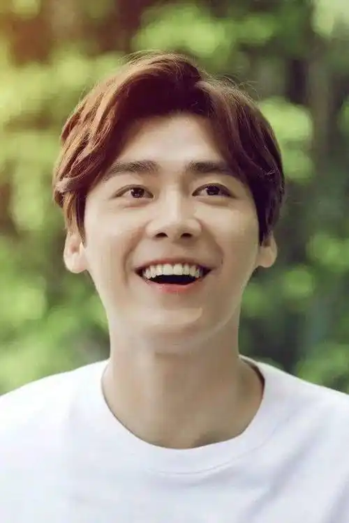 家暴恶魔,把妻子打流产,被官媒点名,这5位男星没一个值得同情_李易峰