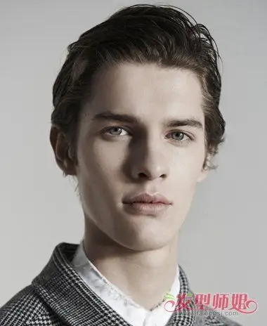 男生发型 男生短发 >> 鬓角往前长怎么弄着往后长 鬓角帅气的形状(2)