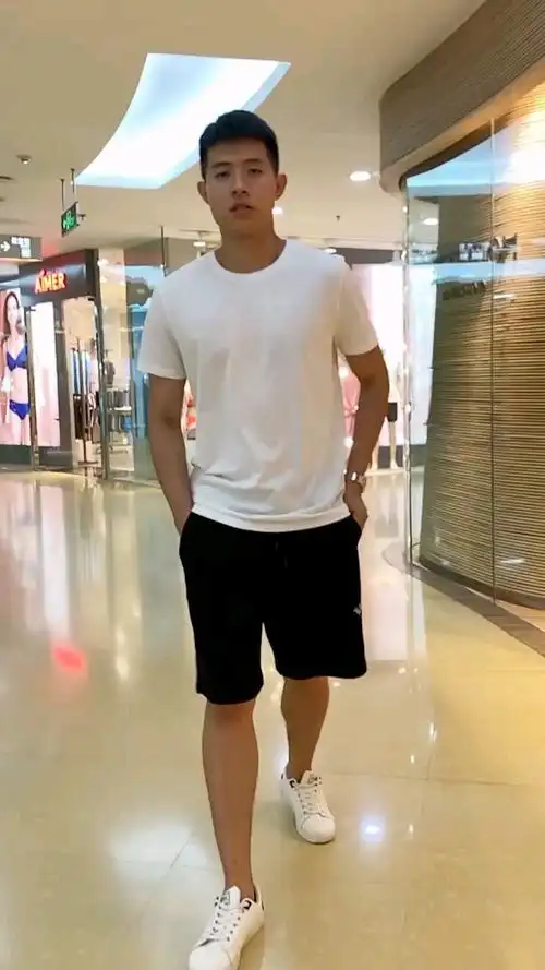 生活研究所@日常薯#男生夏季穿搭#男生出游穿搭#男生背心##男生改造