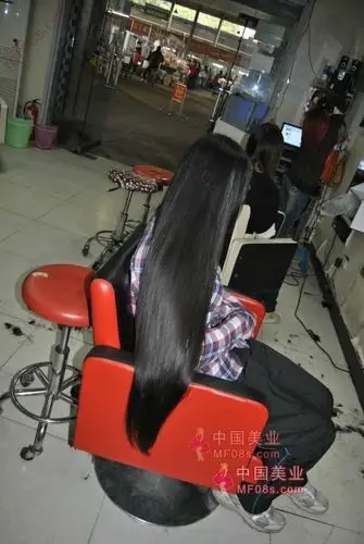 美女大学生来店剪长发-huang60# 剪发_中国长发