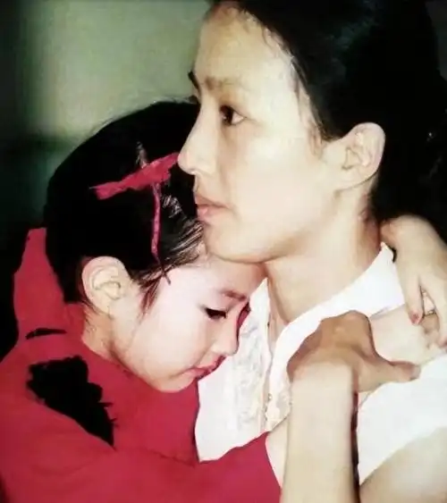 "干爹"的阴影下,刘亦菲35岁"黑料不断",内幕揭示令人咋舌.