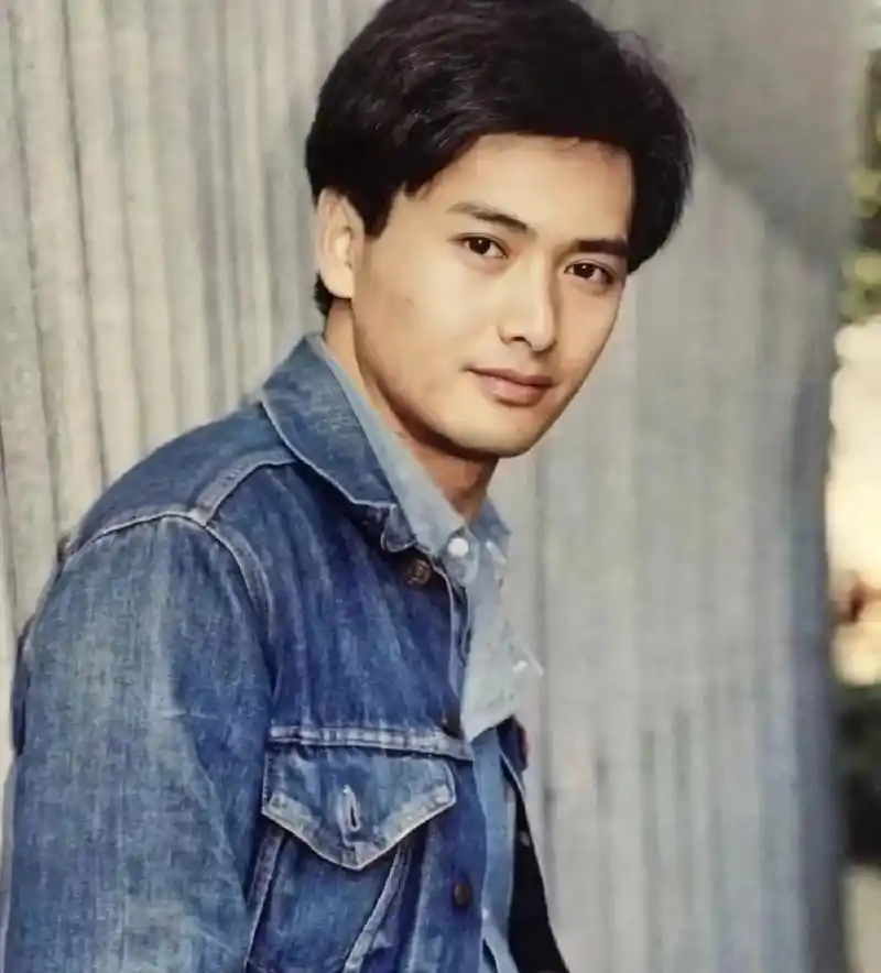 3位不同时期香港男星,年轻时都是男神人物 香港tvb70,80,90年代三个不