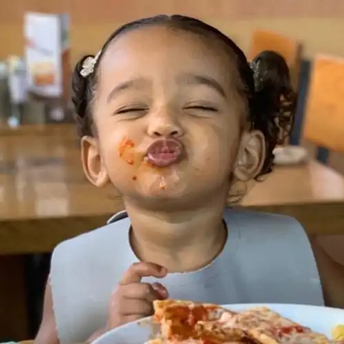 有没像这种比较搞怪的小孩头像