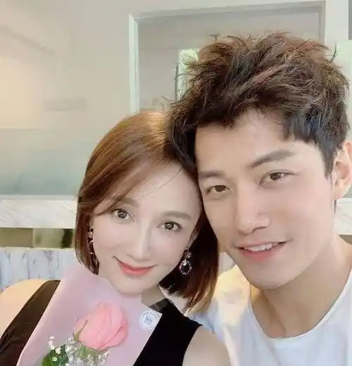 迪丽热巴张艺兴,成毅黄晓明,王一博刘浩存,赵丽颖,沈腾贾玲_姐姐_节目