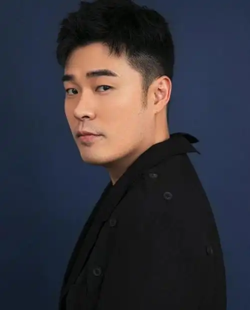 陈赫全家同游国外享受亲子时光表示不想要儿子