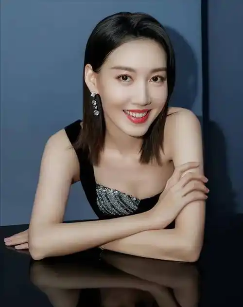 她曾三次拒绝苏有朋,出道24年0绯闻,如今有儿有女丈夫成谜_孩子_高露