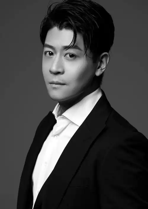 p>张朋,1986年6月27日出生于河北石家庄,中国大陆男演员,主持人,毕业