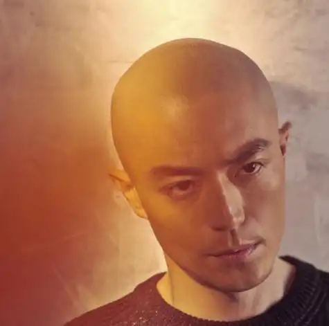 男神个性光头头像图片