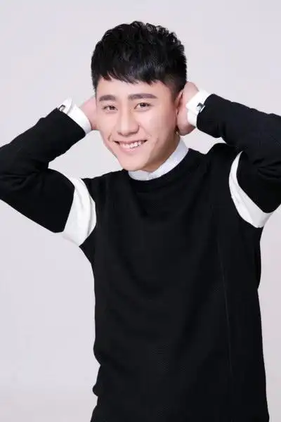 近日,内地90后男歌手付成的首支原创单曲《雨过之后》在全网正式发行