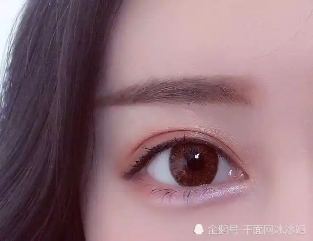 杏眼杏眼的特点是眼睛圆圆的,漂亮又可爱,形状如杏子,其位置通常略