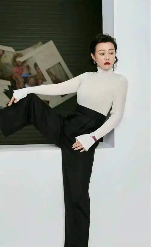 郝蕾,1977年出生于中国吉林省,身高167厘米,体重54公斤.