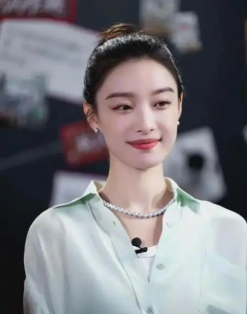 8月10日35岁的倪妮因为一组照片引发热议