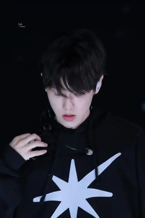 边伯贤#这组照片好神太喜欢了08080808    el_cielo_9256