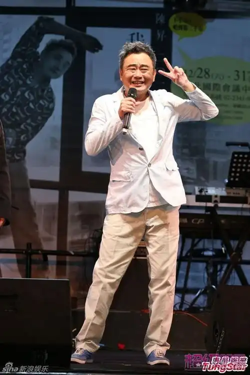 组图:陈升推第20张大碟 尝试清新风