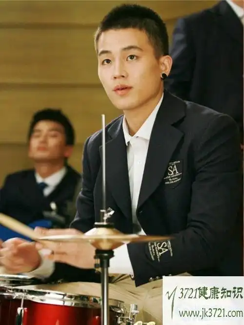 小鲜肉男明星人气排行榜2018