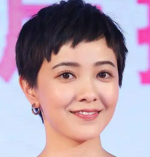 小脸女生超短发发型女,清爽的超短发太岚了