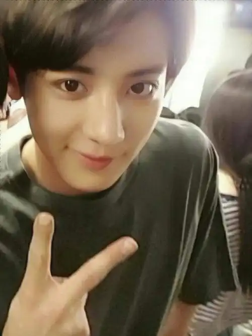 有人说朴灿烈的女朋友是江苏的09