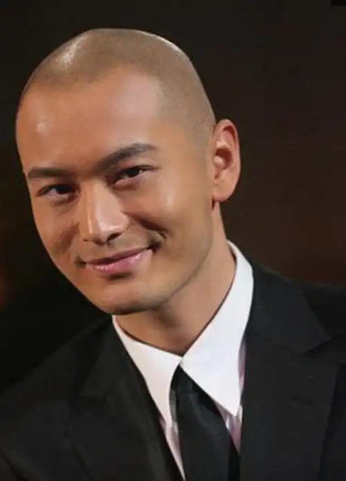 盘点十六位男明星的帅气光头形象哪一位你最喜欢