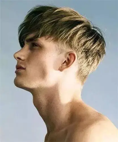 四款侧削男生刘海 修饰脸型的不完美