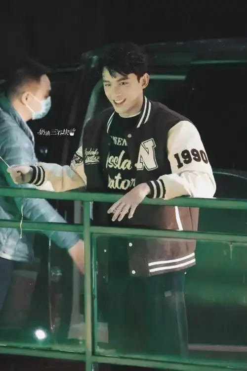 吴磊我们在哪里之长沙站##吴磊拿了粉丝应援气球