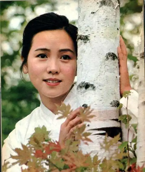 年轻时的洪学敏