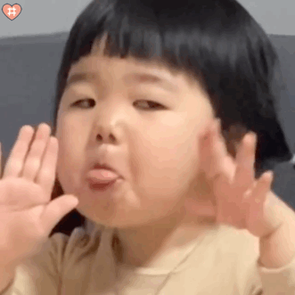 可爱宝宝表情包动图 ins上刷到的萌娃 她实在太好玩了