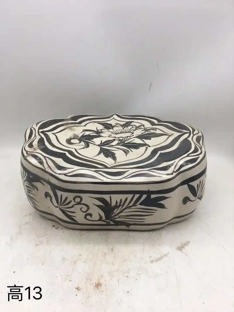 磁州窑白底黑花花卉纹如意枕#精品 #老瓷器 - 抖音