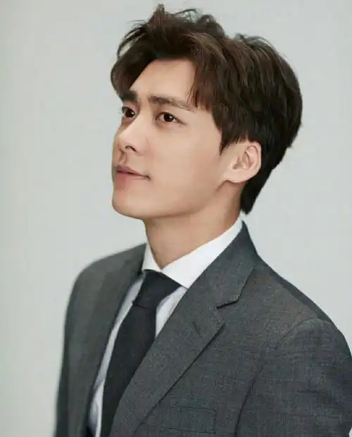 各类发型的李易峰,寸头奶卷,露刘海男友范十足