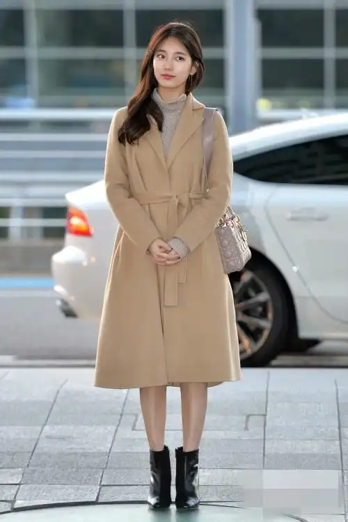 李敏镐女友秀智上演机场时尚秀再现国民初恋清纯美组图6