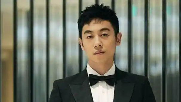 朱亚文带老婆沈佳妮参加《跑男》,全程秀恩爱,太甜了_节目_妻子_感情