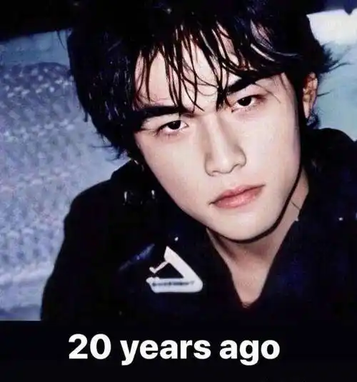 照片上的周杰伦,清秀帅气,五官精致,十分帅气.