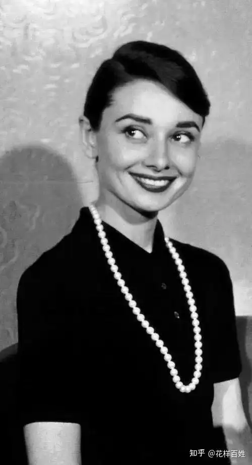 珍珠项链怎么搭花样百姓教你十种系法一个秋季不重样