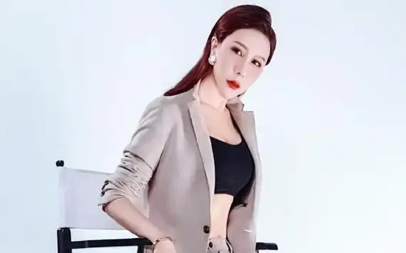 悦儿,悦儿,别名悦er姐,真名叫齐悦,广东广州人,yy