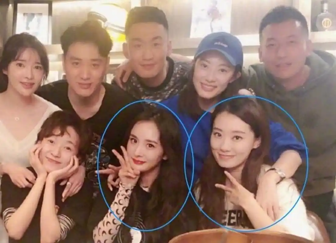 omg75原来杨幂张小斐是同班同学啊!  哇塞02!