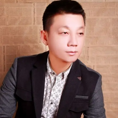 臻言:原名 ,周勇,华语男歌手,代表作有《爱上你的错》《栖梧》《相遇