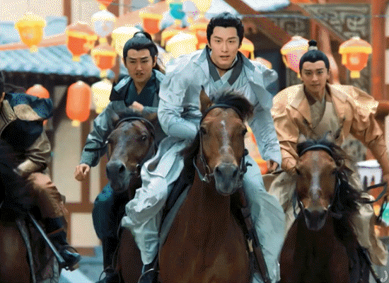 非粉,有没有觉得窦骁骑马挺帅的.