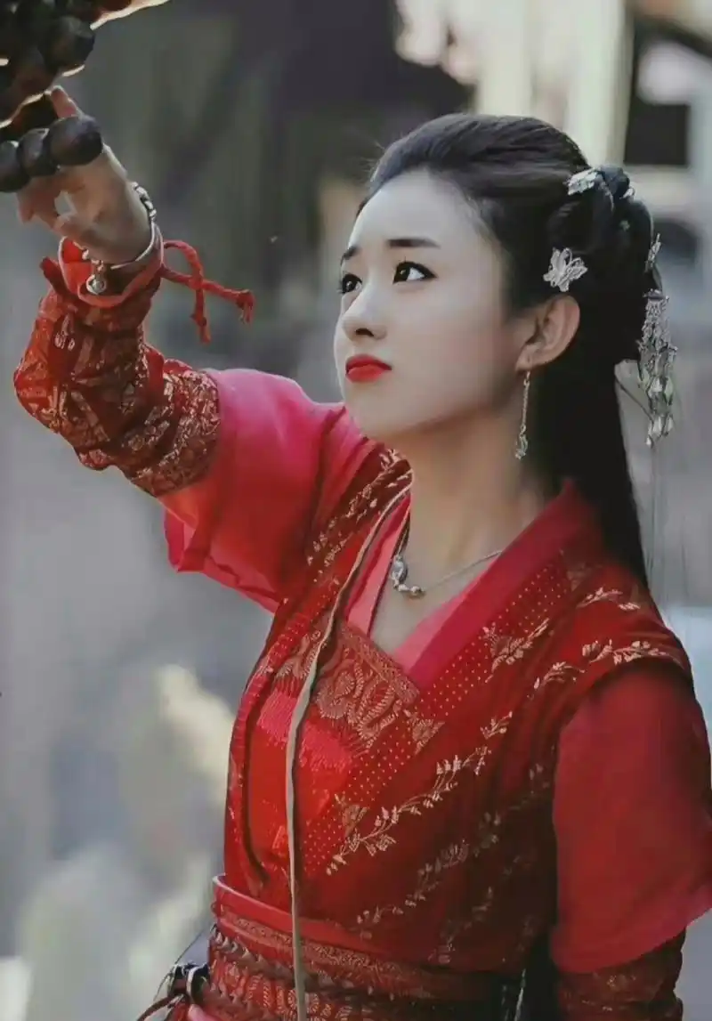 这张图真的梦回追鱼传奇中的红绫 真的好可爱呀#萌探探探案赵丽颖