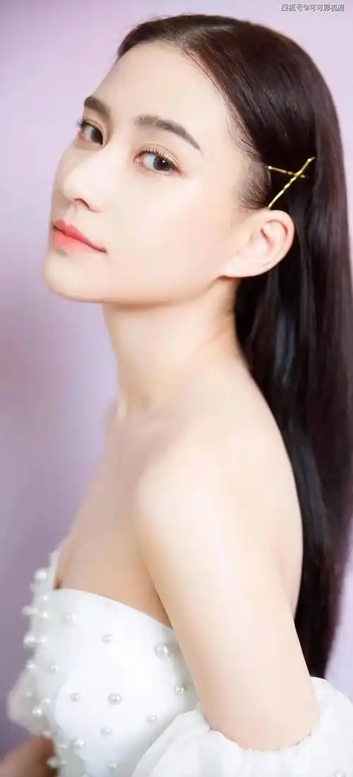 何超莲太美太性感真是回眸一笑百媚生六宫粉黛无颜色