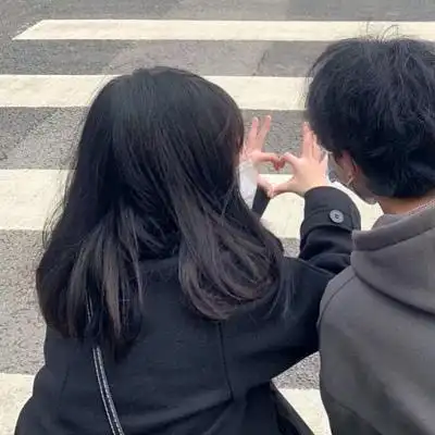 超可爱情侣头像一对甜蜜图片唯美情侣真人浪漫微信头像大全