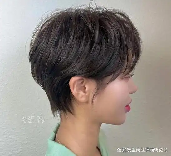 夏天总要剪一次短发,这才是完整的一个夏天.