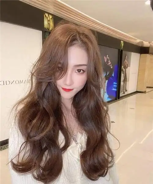 原创换发色换脸2021流行的这几款发色简单的发型也以可驾驭