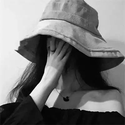 黑白伤感微信女生头像 悲伤逆流成河