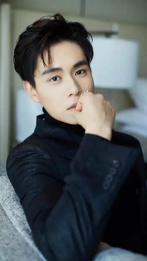 冷峻男神胡一天帅气写真